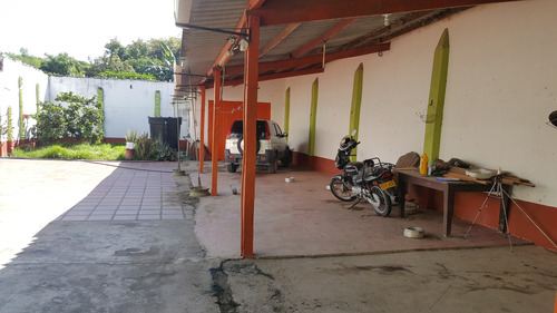 Venta De Lote Urbano En Sector Residencial De Santa Lucia 