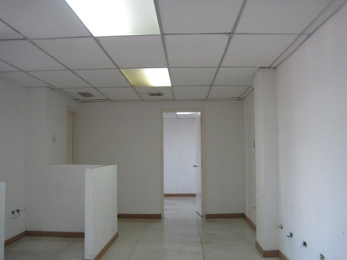 Imagen 8 de 13 de Rr Alquiler Oficina Ubicada En La Campiña. Consta De 94m2