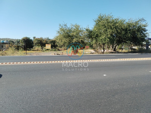 En Venta Terreno Plano A Borde De Carretera En Col. San Carlos Yautepec, Morelos.