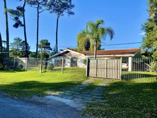 Casa En San Rafael, 4 Dormitorios *- Ref: 3461
