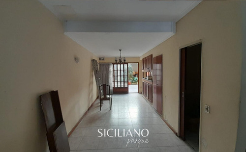 Reservado - Casa - Boedo - 4 Amb C/garage, Patio, Balcón, Quincho Y Parrilla S/lote Propio. - 218m²