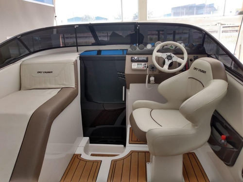 Day Cruiser - Custon - Motor Evinrude Etec 300cz 2t 300hp 6c