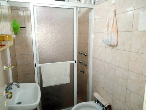 Departamento En Venta 2 Ambientes - Zona Centro, Contrafrente Con Patio