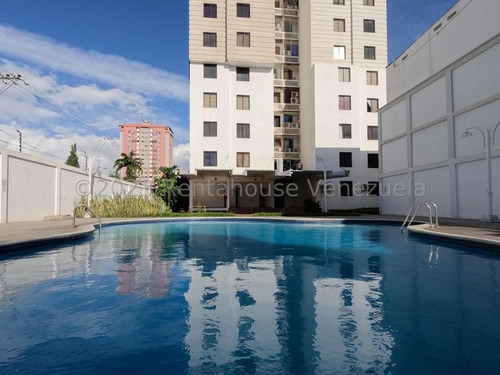 Rah Lara Vende  Bello Apartamento Completamente Amoblado Con Excelente Ubicación En El Centro De La Ciudad. 