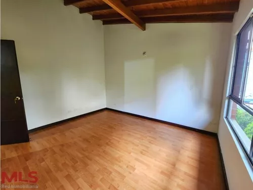 Muy Tranquila Con Muy Buenos Espacios(mls#240552)