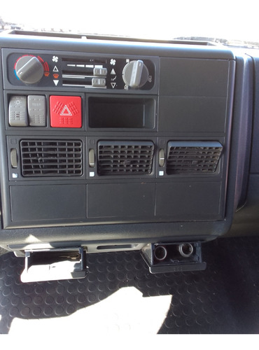 Imagen 23 de 25 de Iveco Eurocargo 230e22 Granelero Año 2006. Excelente Moem