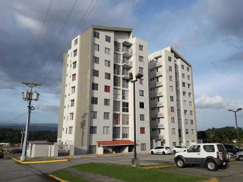 Venta De Apartamento En Vistas Del Rocío Las Cumbres 19-3284