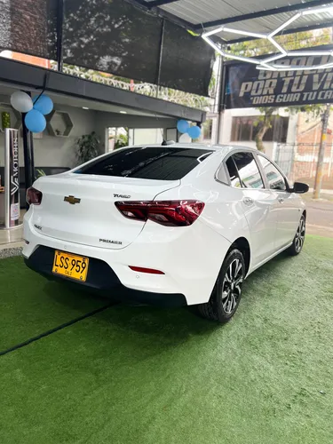 Chevrolet Onix 1.0T Premier Sedan At