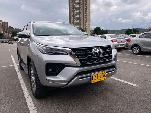 Toyota Fortuner Srv 2.4 Diesel 4x2 At 2023