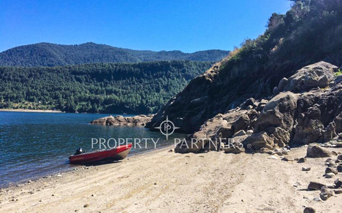 Propiedad Única En Lago Caburgua