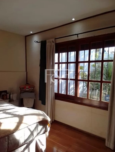 Venta Casa 5 Dormitorios Con Garage En Tres Cruces