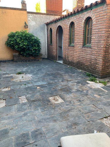 Casa 4 Amb Con Garage P/ 2 Autos, Jardin Y 2 Patios