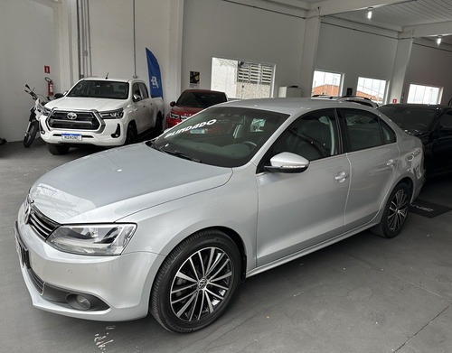 Volkswagen Jetta 2.0 TSI HIGHLINE 200CV GASOLINA 4P TIPTRONIC