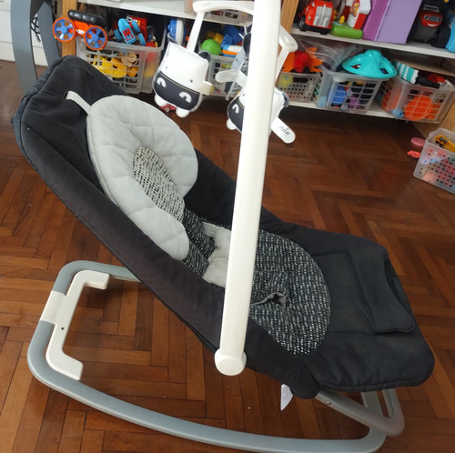 Silla Mecedora Para Bebé Joie Dreamer. Negro Dreamer (Usado)