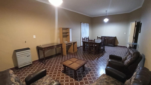 Casa Y Terreno En Venta - 3 Dormitorios 2 Baños - 800 Mts2 - Comandante Nicanor Otamendi