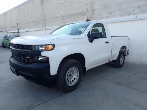 Chevrolet Silverado 4.3 V6 1500 WT Cabina Regular 4x2 At
