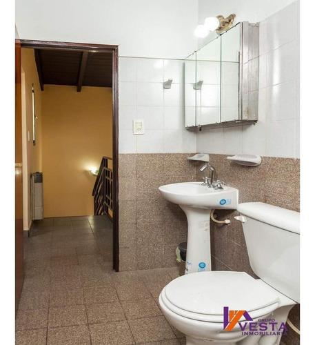 En Venta - Gran Casa En B° Grand Bourg - 450 M2 De Terreno