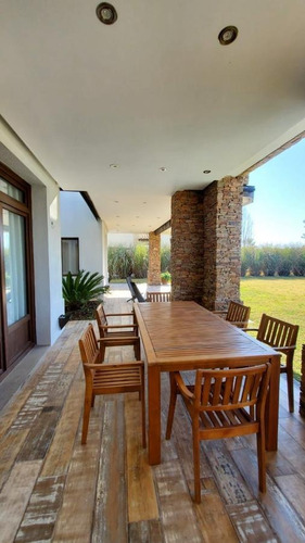 Imagen 29 de 30 de Venta Casa 5 Ambientes Con Piscina En Barrio El Golf - Nordelta.