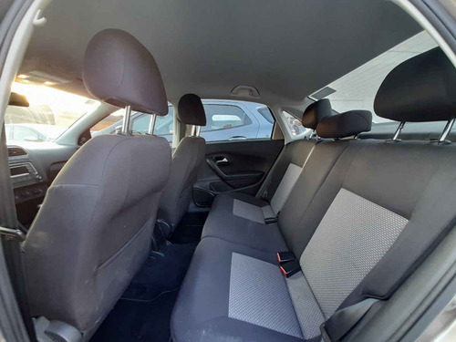 Imagen 12 de 15 de Volkswagen Vento 2019 4p Comfortline L4/1.6 Aut