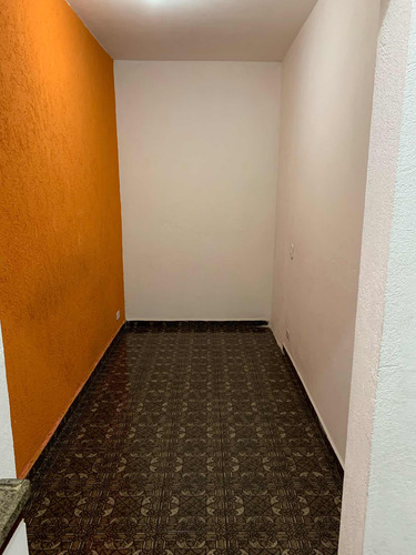 Casa De 3 Cômodos + Lavanderia Compartilhada