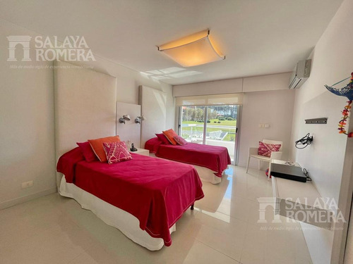 Imagen 25 de 28 de Venta - Apartamento De Categoria , Primera Linea Brava Sap4325120.