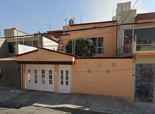 Casa En Jardín Balbuena De Remate Bancario
