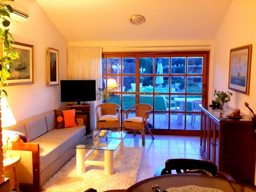 Muy Linda Casa Para Disfrutar De Una Temporada Tranquila!!- Ref: 588