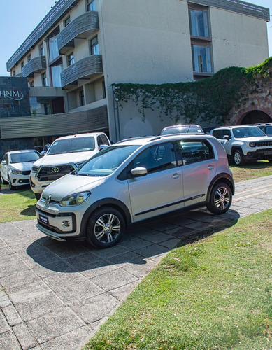 Imagen 2 de 19 de Volkswagen Cross Up 1.0