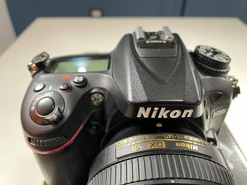 Imagen 5 de 8 de Nikon D7200 + Lente 18-140mm (caja Original Y Accesorios)