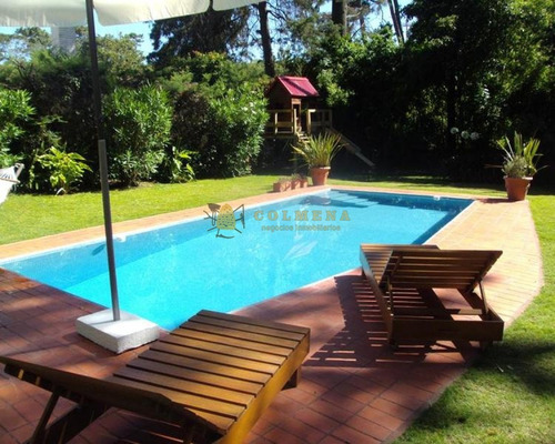 Casa De Cuatro Dormitorios Con Piscina - San Rafael- Ref: 3479