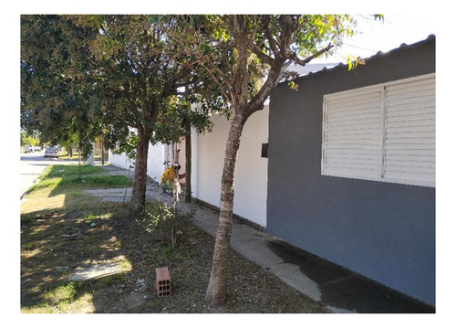 Imagen 3 de 10 de Ph En Venta - 2 Dormitorios 1 Baño -120mts2 - Berisso
