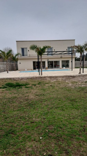 Casa En Venta De 3 Dormitorios A 1 Cuadra De La Laguna De Lobos