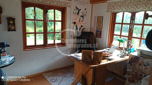 Parcela De 10.200 M2 Con Casa Nueva De 190 M2 En Curarrehue