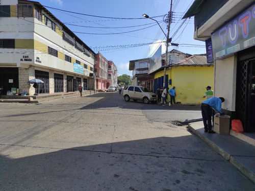 Imagen 1 de 1 de Locales Y Edificios En Calle Bolivar Y Calle Comercio