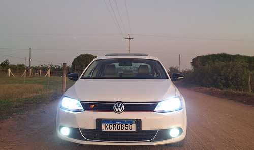 Volkswagen Jetta 2.0 Comfortline Flex 4p Automática