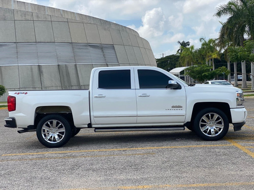 Imagen 9 de 15 de Chevrolet Cheyenne 2016 High Country