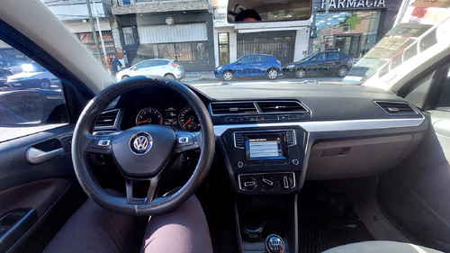 Volkswagen Voyage 1.6 Highline 101cv