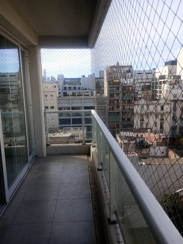 Depto. De 2 Amb. Con Cochera Fija. Torre De Categoria. Piso Alto.