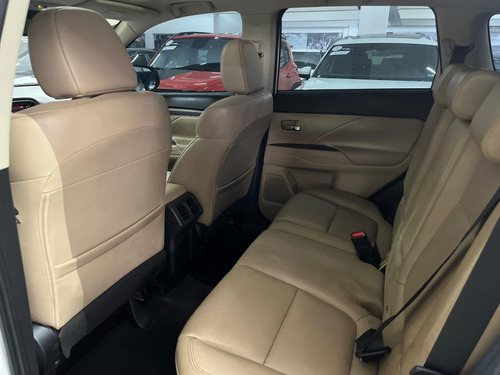 Mitsubishi Outlander 3.0 MIVEC V6 GASOLINA HPE-S AWD AUTOMÁTICO