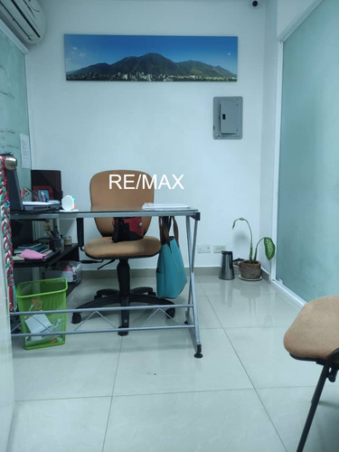 Vendo Comodo Local Comercial En El Centro Comercial Oasis Center. Guatire