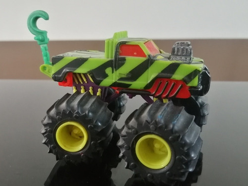 Attack Pack Hot Wheels 90s Slash Cat Verde