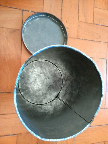 Imagem 9 de 11 de Lata Do Batman Vazia Ano 2000 Usado