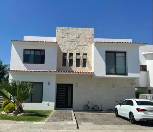 Casa Sola En Venta En Fraccionamiento Paraíso Country Club, Emiliano Zapata, Morelos