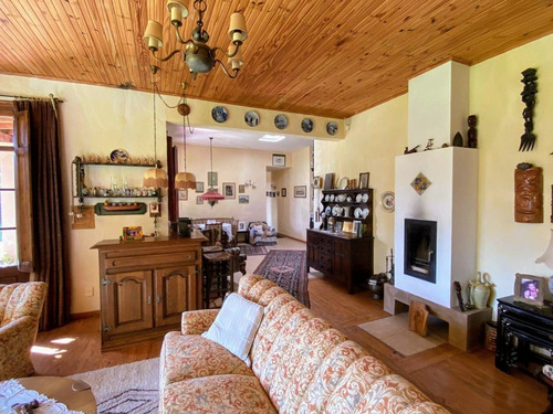 Imagen 5 de 14 de Preciosa Casa Estilo Colonial Roeado Por Verde