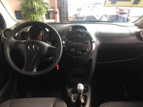 Imagem 3 de 11 de Jac J2 1.4 Ano 2014 Preto Gasolina Completo 4p