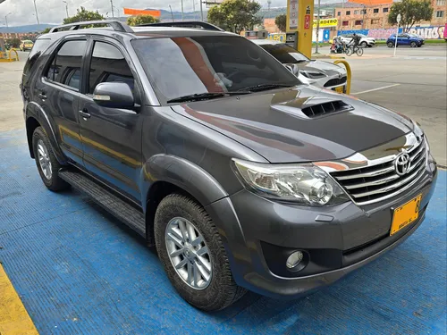 Toyota Fortuner 3.0 Srv D-4d 4x4