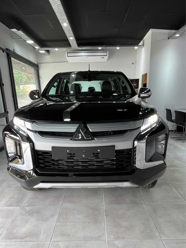 Imagen 14 de 16 de Mitsubishi L200 2023 2.4 Di-d High Power 181cv Cuero