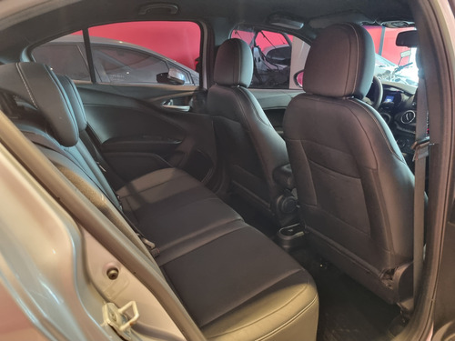 Fiat Cronos 1.8 16v Precision At6 Pack Premium
