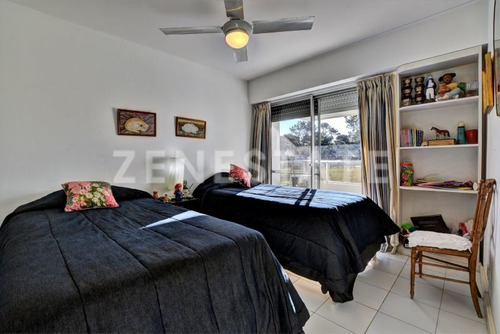 Venta Apartamento Dúplex De 4 Dormitorios En Playa Brava