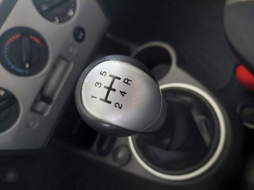 Imagem 6 de 11 de Fiesta Sedan 1.6 Rocam Se Sedan 8v Flex 4p Manual